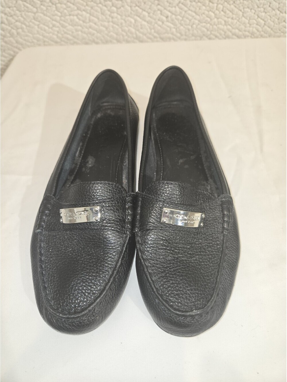 coach fredrica loafers Womens Size 7.5B Black Pebbled Leather Logo Plate...